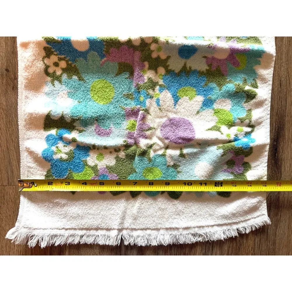 Vintage MCM Mid Century Fieldcrest 1970s Flower Power Hand Towel 100% Cotton USA